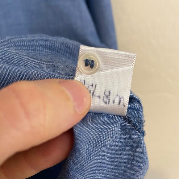 Xirena Womens Size Medium Button Up Chambray Shirt Long Sleeve Collared Blue - Picture 5 of 5